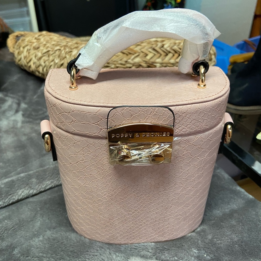 Lovely petite bag!